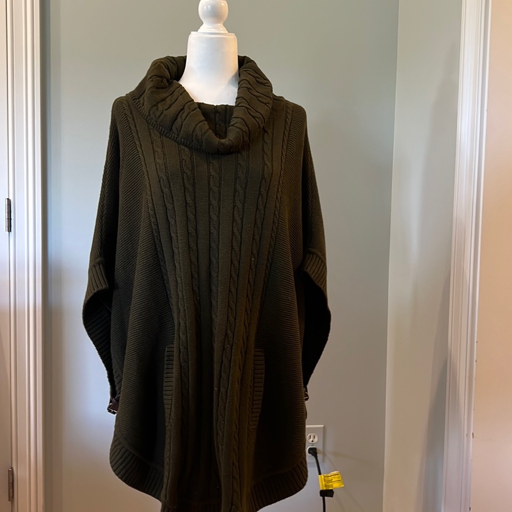 Talbots women’s olive green sweater tunic poncho size large. Good condition